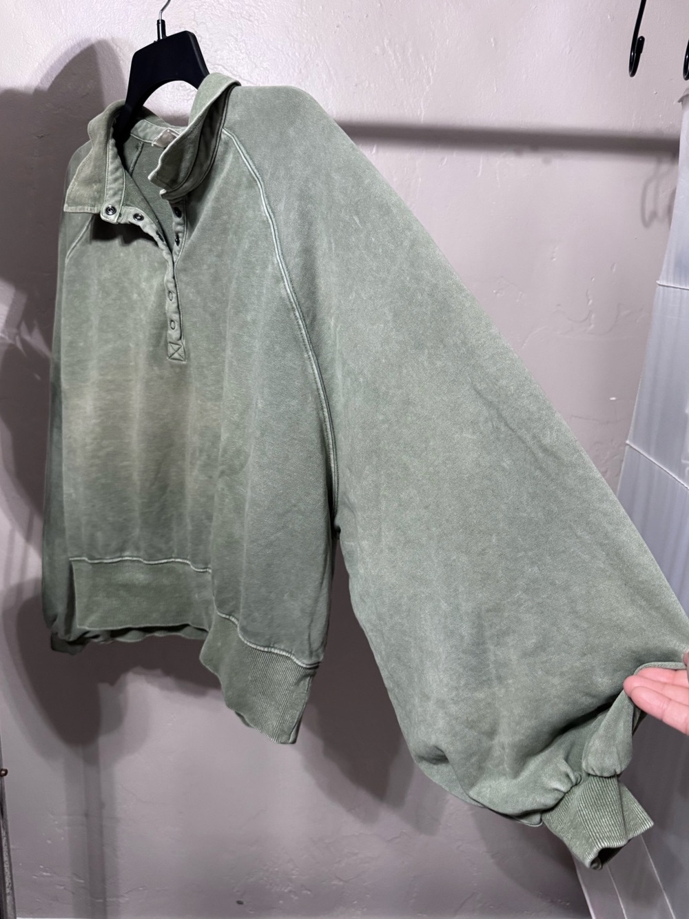 Peach Love California Sage Green Mineral Wash Henley Pullover Sweatshirt L